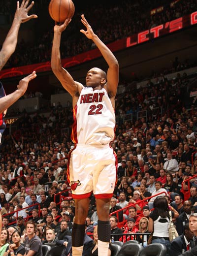 通过对红军 通过对红军