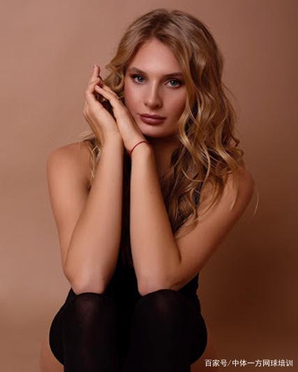 一个依赖冲 一个依赖冲